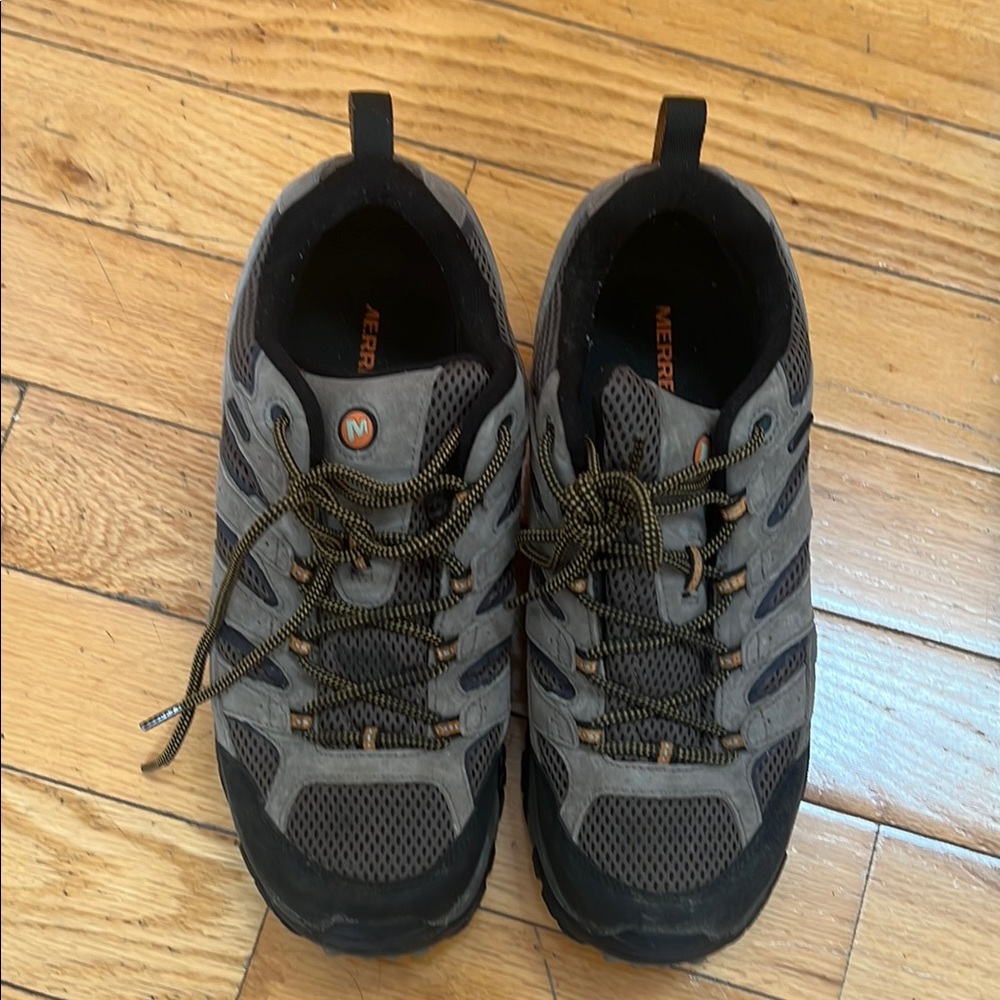 Merrell Gray and Black Athletic Shoes with Durable Soles